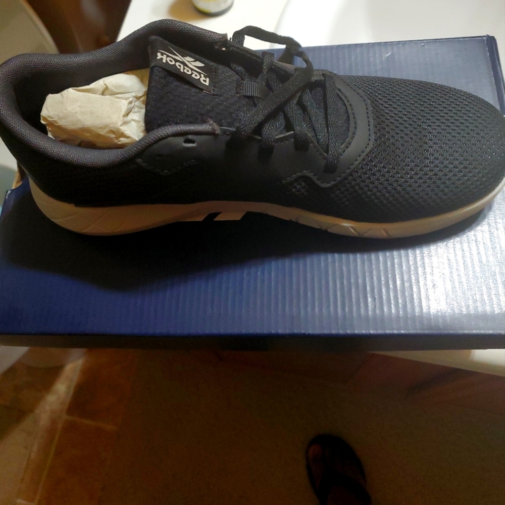 Womens Reebok Tennis Shoe